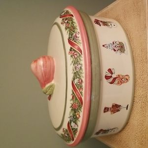 Christopher Radko's " Christopher's Tree" oval casserole dish